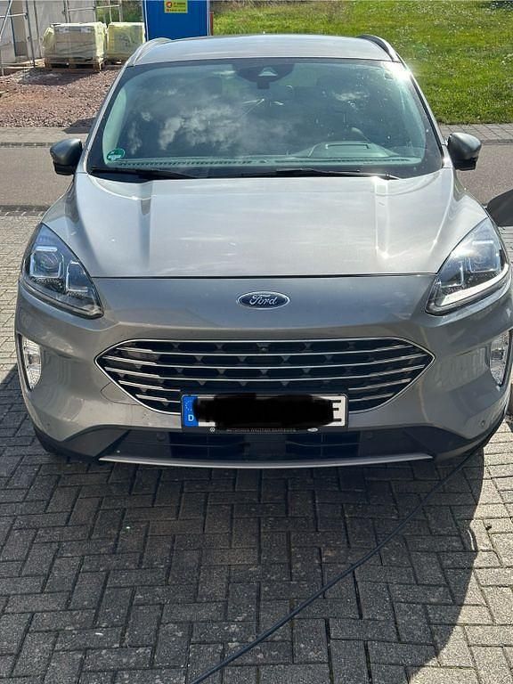 Grau Gebraucht 2021 Ford Kuga Titanium X SUV | 21.400 € (Guter Preis) - Bild 1/4