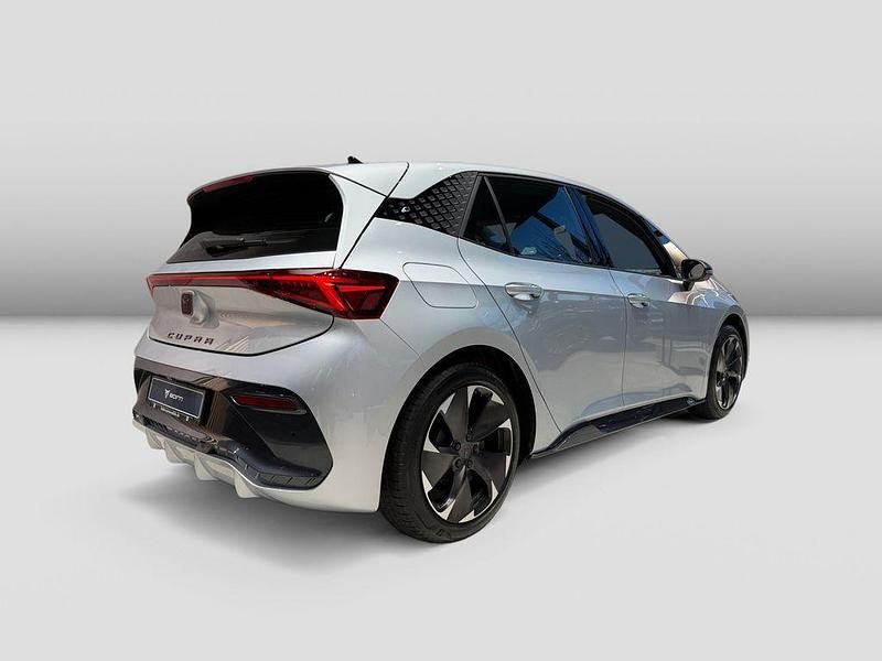 Second-hand Cupra Born 169 kW (231 CP) 2025 Argintiu Hatchback
