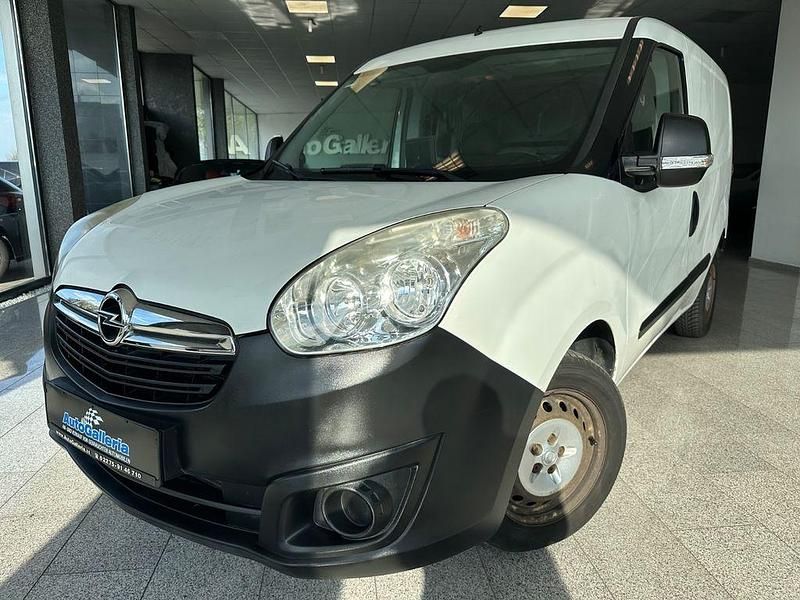 Second-hand Opel Combo 90 CP (66 kW) 2015 Alb Monovolum