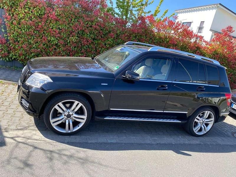 Gebraucht Mercedes GLK220 170 PS (125 kW) 2011 Schwarz SUV