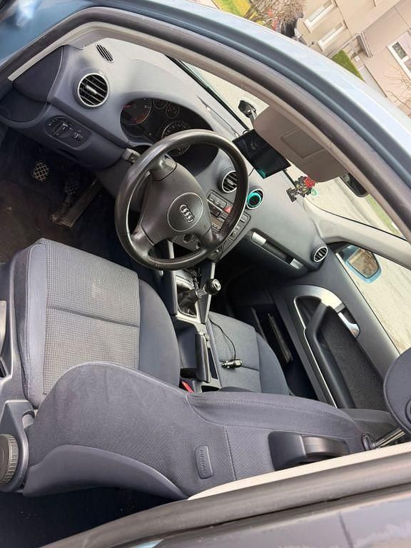 Gebraucht Audi A3 Ambiente 102 PS (75 kW) 2005 Grau Kleinwagen