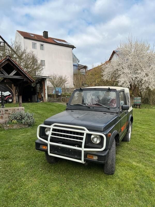 Schwarz Gebraucht 1984 Suzuki Samurai SUV | 5.999 € - Bild 1/4