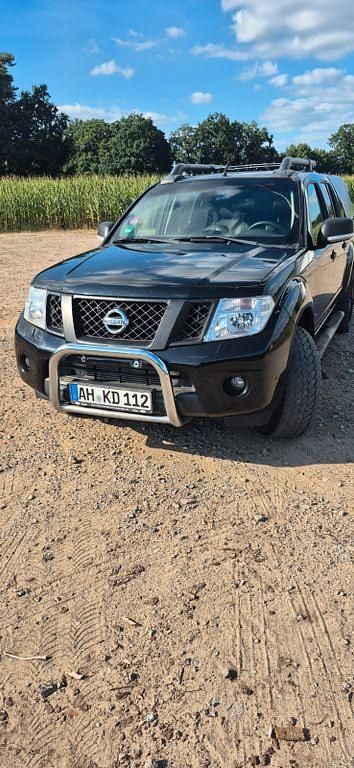 Schwarz Gebraucht 2011 Nissan Navara Abholung | 8.500 € (Guter Preis) - Bild 1/4