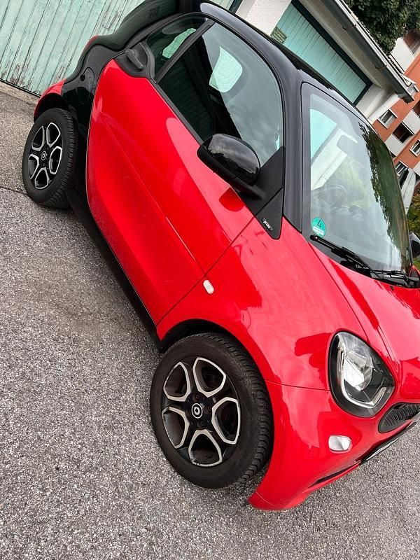 Rot Gebraucht 2016 Smart ForTwo Coupé Kleinwagen | 7.800 € - Bild 1/4