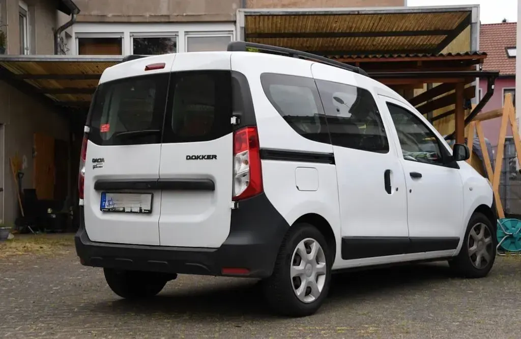 Używany Dacia Dokker 102 KM (75 kW) 2020 Biały Minivan