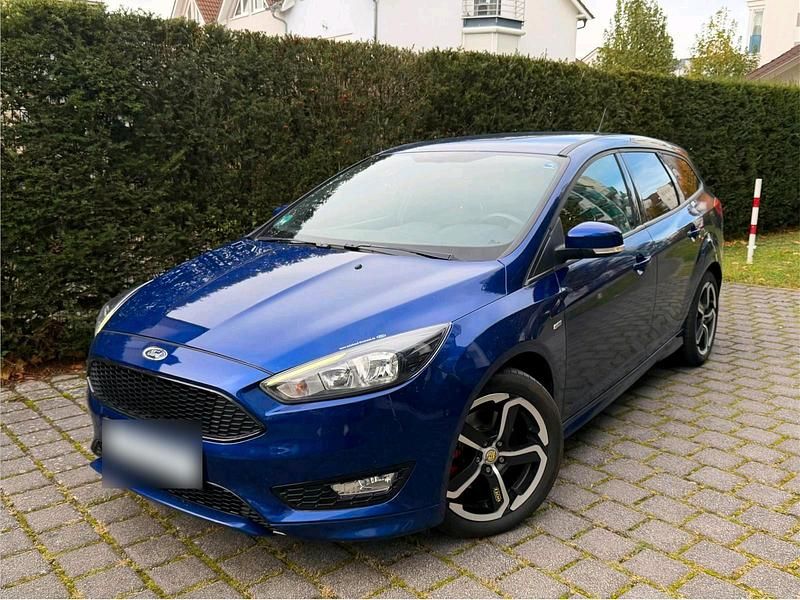 Second-hand Ford Focus ST-Line 150 CP (110 kW) 2017 Albastru Break