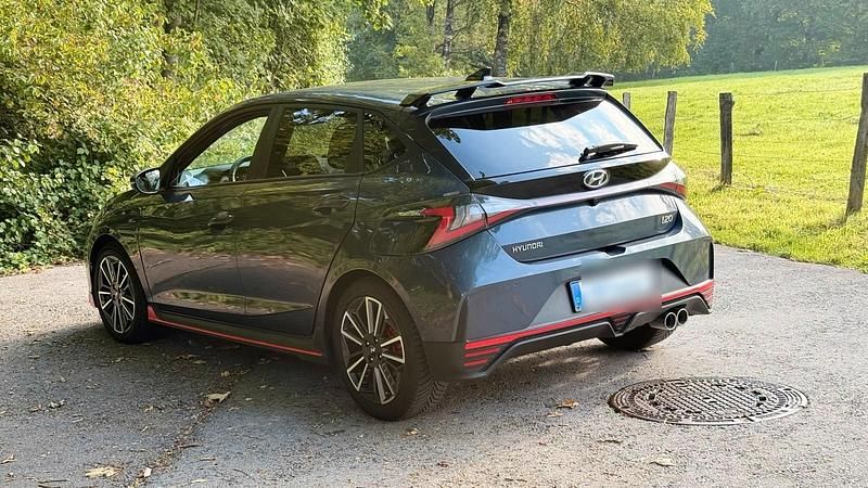 Grau Gebraucht 2023 Hyundai i20 N Line Kleinwagen | 17.000 € (Guter Preis) - Bild 1/4