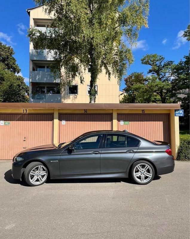 Gebraucht BMW 530 258 PS (189 kW) 2016 Grau Limousine