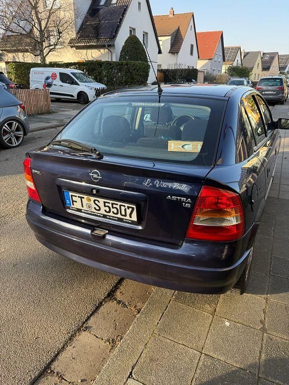 Gebraucht Opel Astra 75 PS (55 kW) 2000 Blau Limousine