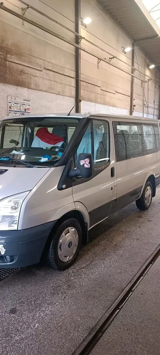 Gebraucht Ford Transit Tourneo 86 PS (63 kW) 2009 Silber Van / Kleinbus