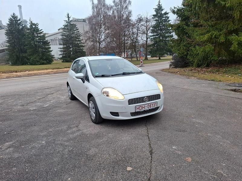 Gebraucht Fiat Punto Active 65 PS (47 kW) 2009 Weiß Limousine