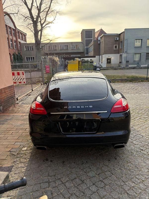Occasion Porsche Panamera 299 ch (219 kW) 2011 Noir Citadine