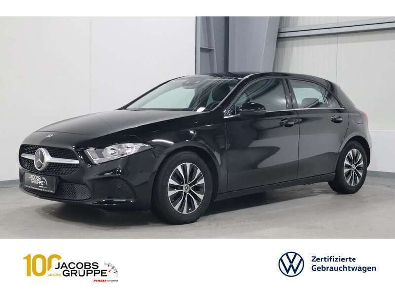 Gebraucht Mercedes A180 116 PS (85 kW) 2021 Nachtschwarz Limousine