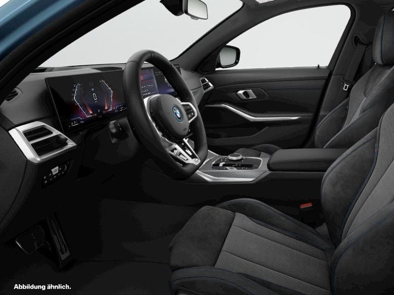 Gebraucht 2024 BMW 330e Comfort Edition Kombi | 52.574 € - Bild 1/1