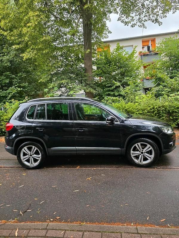 Schwarz Gebraucht 2012 VW Tiguan SUV | 9.900 € (Fairer Preis) - Bild 1/4