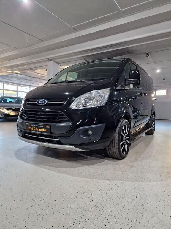 Gebraucht Ford Tourneo 131 PS (96 kW) 2017 Schwarz Van / Kleinbus