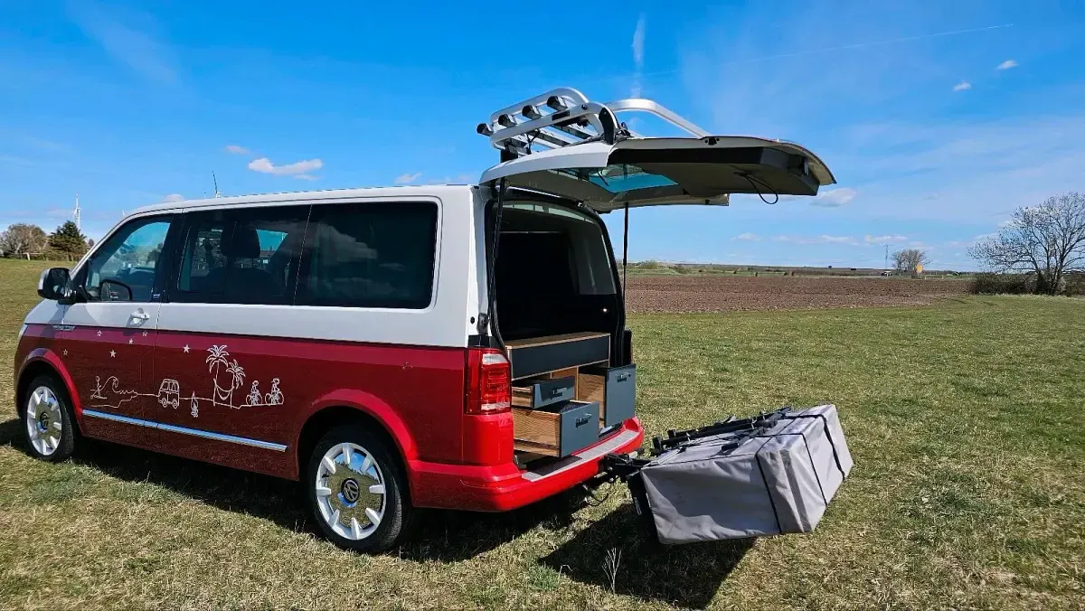 Gebraucht VW Multivan Generation Six 150 PS (110 kW) 2016 Rot Van / Kleinbus