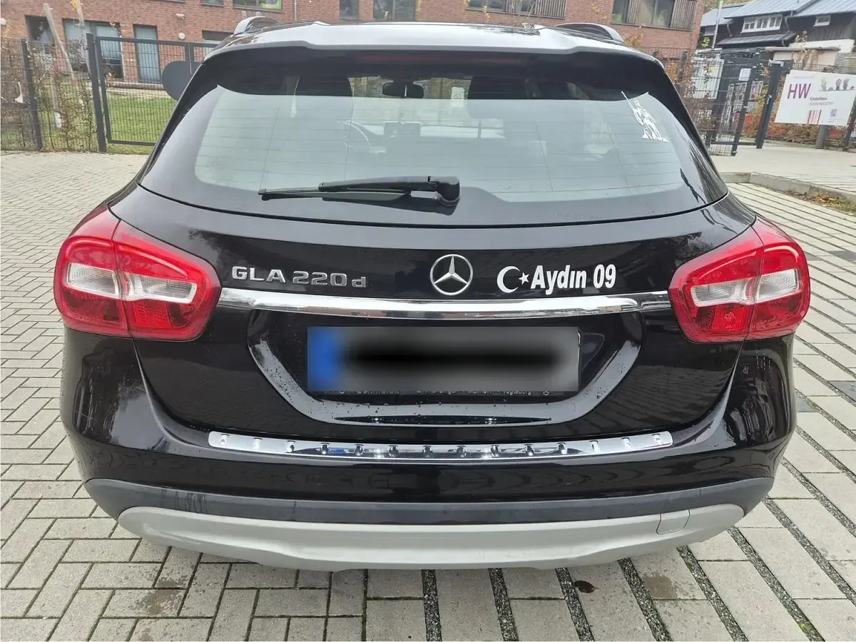 Gebraucht Mercedes GLA220 177 PS (130 kW) 2016 Schwarz SUV