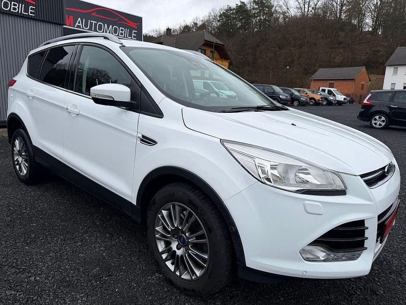 Gebraucht Ford Kuga Titanium 163 PS (119 kW) 2014 Weiß SUV
