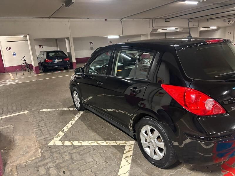 Gebraucht Nissan Tiida Acenta 110 PS (80 kW) 2009 Schwarz Limousine