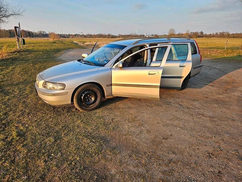 Silber Gebraucht 2000 Volvo V70 Kombi | 1.999 € (Fairer Preis) - Bild 1/4