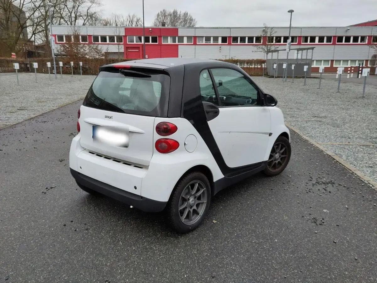Gebraucht Smart ForTwo Coupé Pure 61 PS (44 kW) 2010 Weiß Coupé
