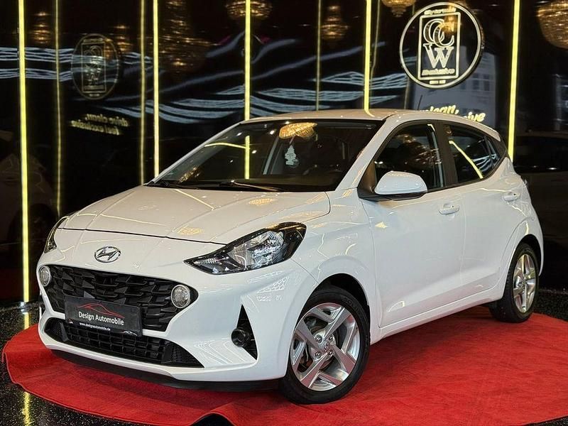 Gebraucht Hyundai i10 Trend 67 PS (49 kW) 2022 Weiß Kleinwagen