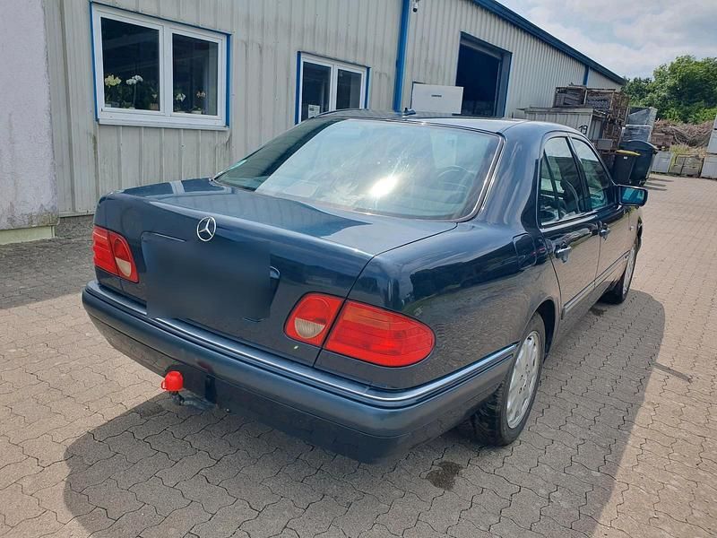 Gebraucht Mercedes E430 279 PS (205 kW) 1997 Limousine