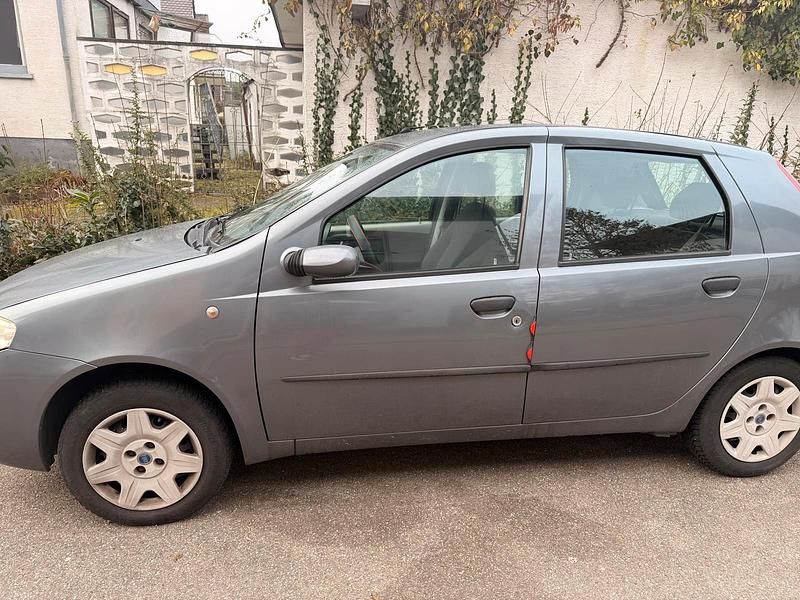 Gebraucht Fiat Punto 60 PS (44 kW) 2004 Grau Kleinwagen