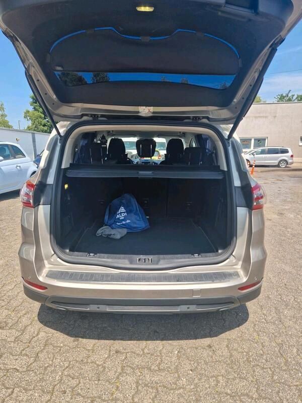 Beige Gebraucht 2016 Ford S-MAX Titanium Van / Kleinbus | 13.850 € (Fairer Preis) - Bild 1/4