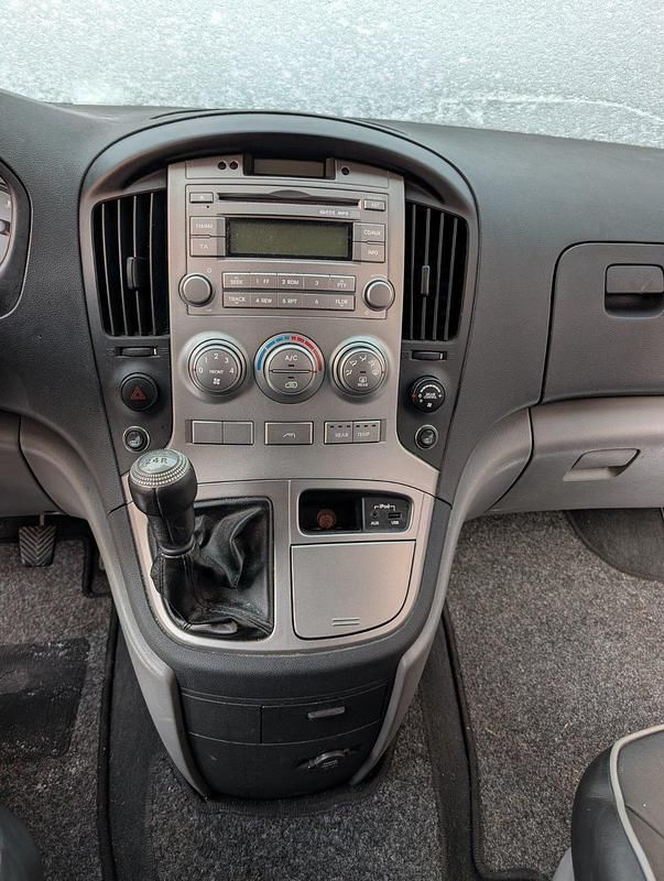 Gebraucht Hyundai H-1 Premium 170 PS (125 kW) 2011 Schwarz Van / Kleinbus