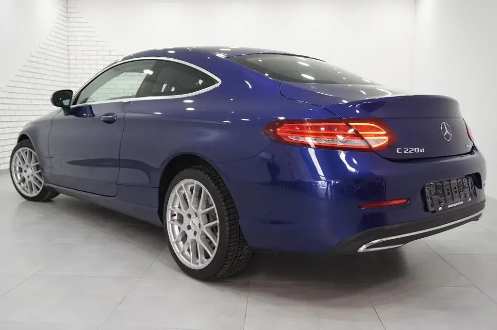 Gebraucht Mercedes C220 170 PS (125 kW) 2018 Blau Coupé