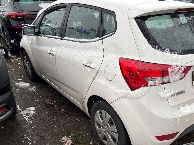 Gebraucht Hyundai ix20 Edition 90 PS (66 kW) 2014 Weiß Kleinwagen