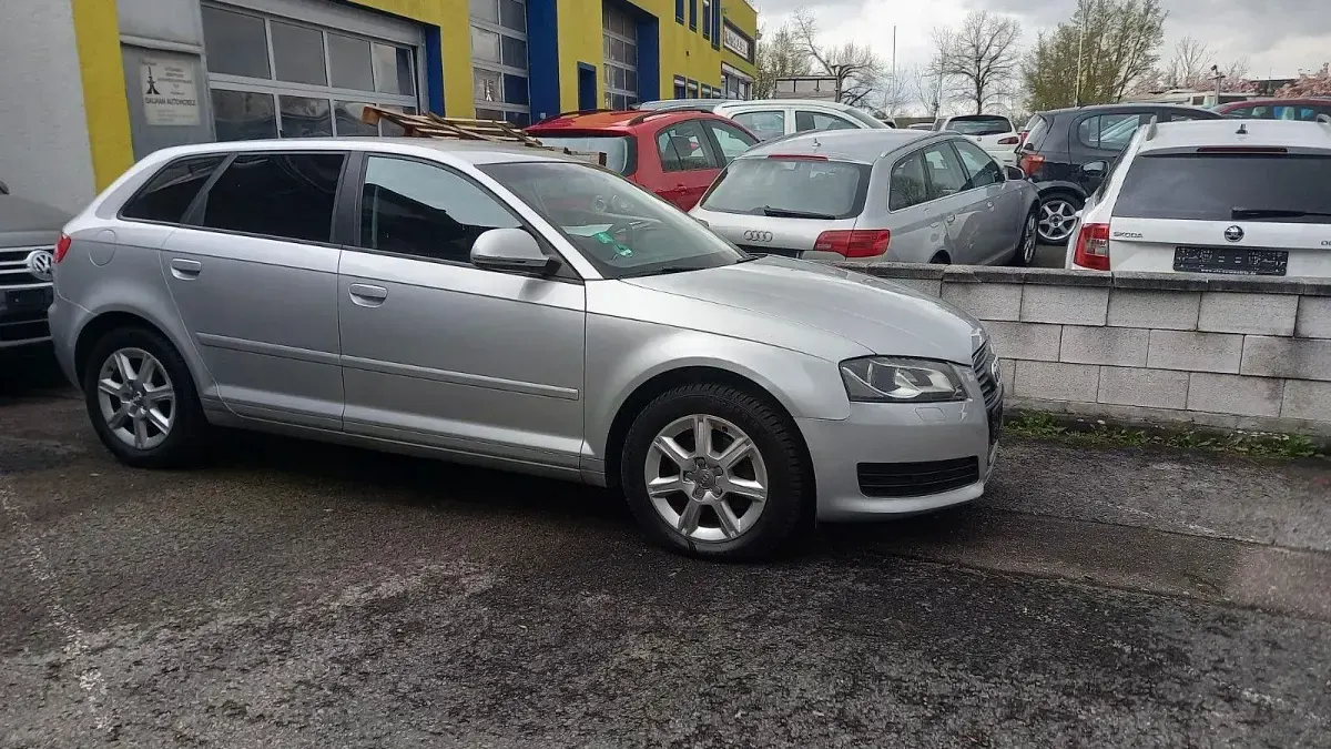 Second-hand Audi A3 Ambiente 160 CP (117 kW) 2009 Argintiu Hatchback