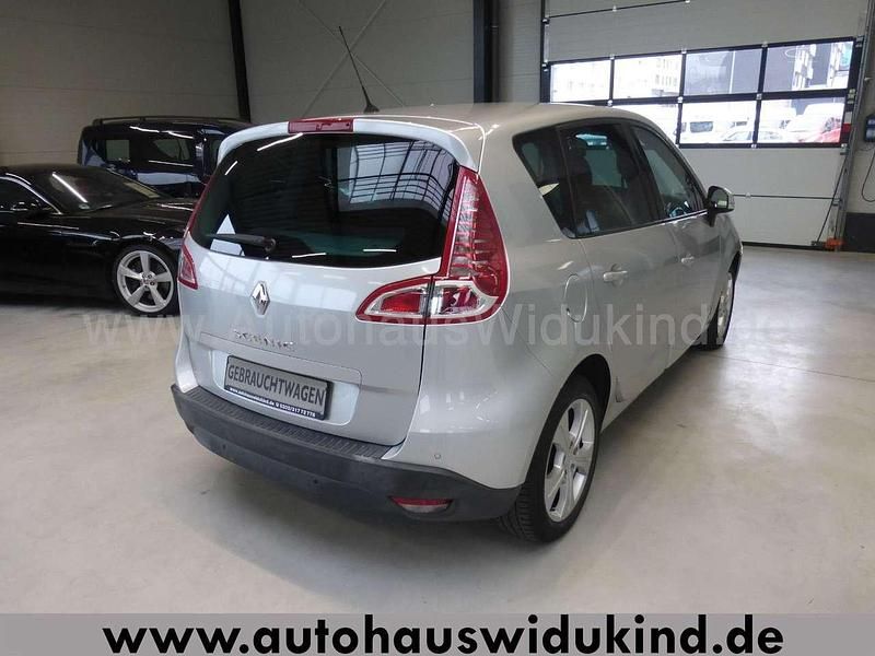 Gebraucht Renault Scénic III Dynamique 140 PS (102 kW) 2011 Silber Van / Kleinbus