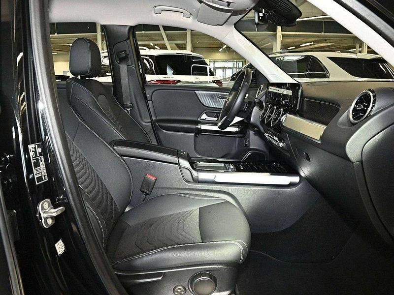 Gebraucht Mercedes GLB180 Advanced 136 PS (100 kW) 2025 Schwarz SUV