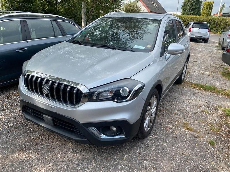 Grau Gebraucht 2017 Suzuki SX4 S-Cross Comfort SUV | 6.000 € (Fairer Preis) - Bild 1/4