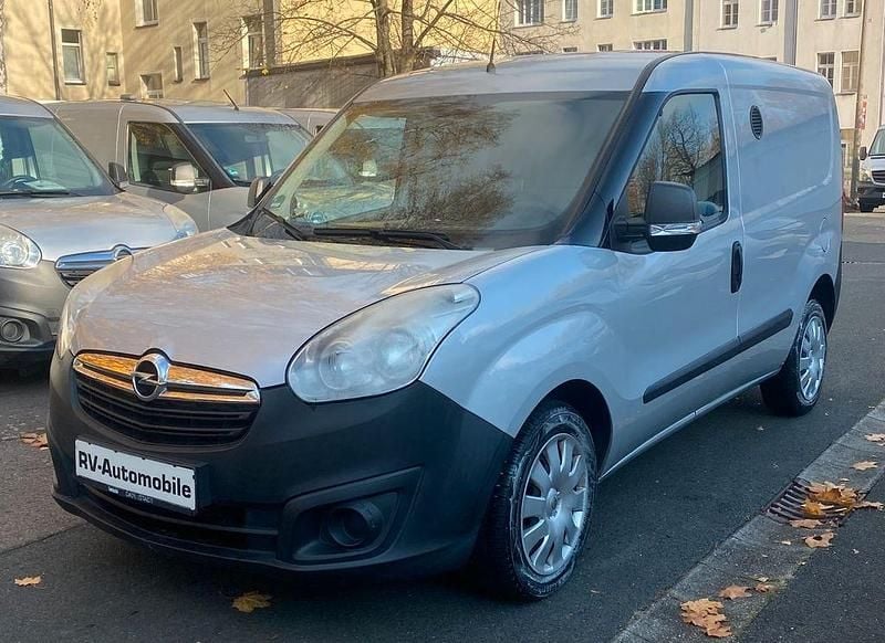 Gebraucht Opel Combo 90 PS (66 kW) 2016 Silber Van / Kleinbus
