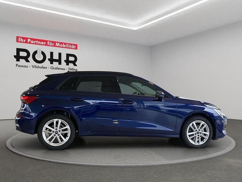 Gebraucht Audi A3 Ambiente 116 PS (85 kW) 2025 Navarrablau metallic Limousine