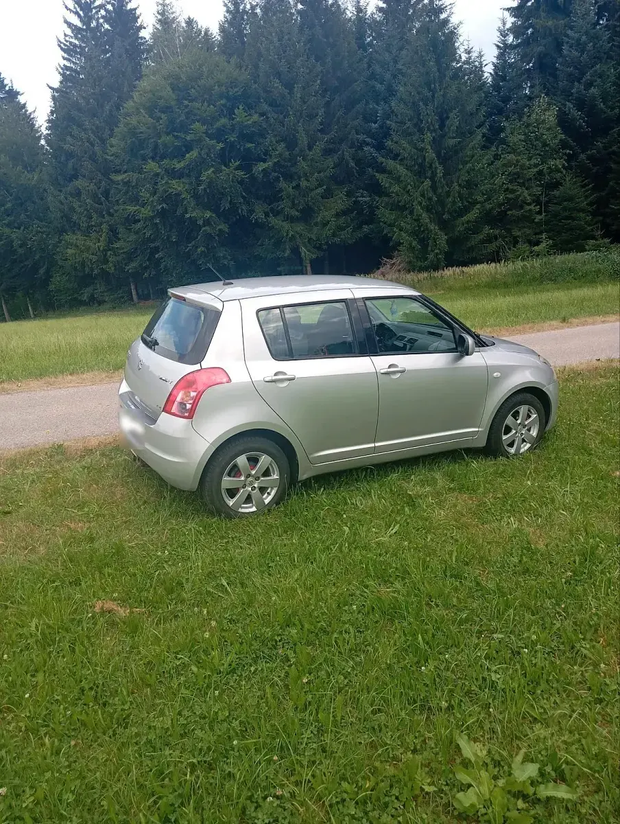 Gebraucht Suzuki Swift 92 PS (67 kW) 2009 Silber Kleinwagen
