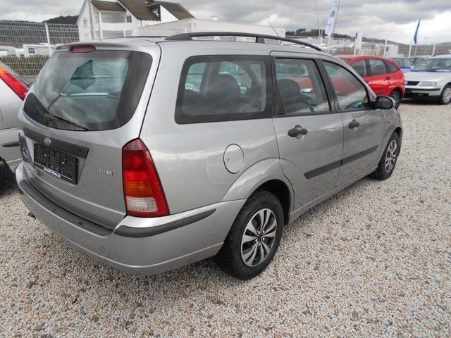 Usata Ford Focus 116 CV (85 kW) 2003 Grigio Station wagon