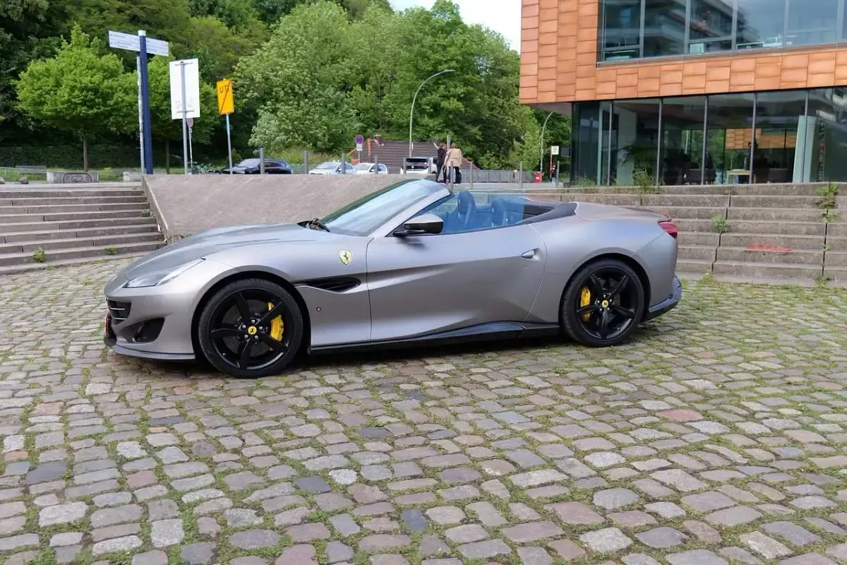 Gebraucht Ferrari Portofino 600 PS (441 kW) 2020 Grau Cabrio