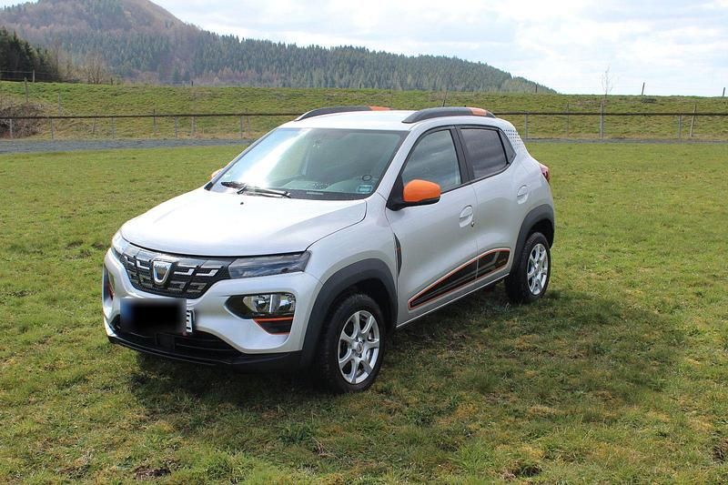 Gebraucht Dacia Spring Comfort Plus 33 kW (45 PS) 2021 Silber Kleinwagen