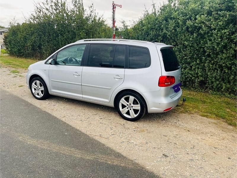 Silber Gebraucht 2013 VW Touran Life Van / Kleinbus | 7.200 € (Guter Preis) - Bild 1/4