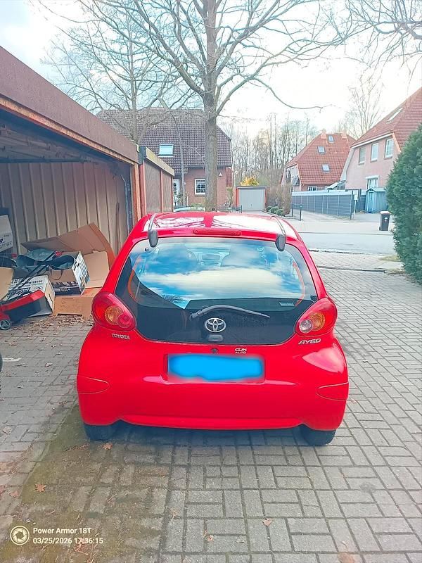 Gebraucht Toyota Aygo 67 PS (49 kW) 2008 Rot Kleinwagen