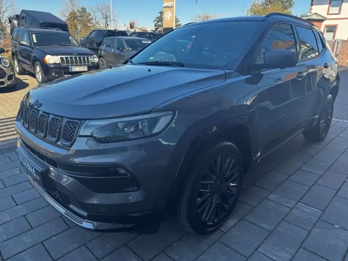 Gebraucht Jeep Compass 190 PS (139 kW) 2021 Granite crystal SUV