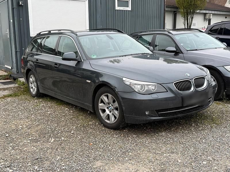 Gebraucht BMW 520 177 PS (130 kW) 2009 Grau Kombi