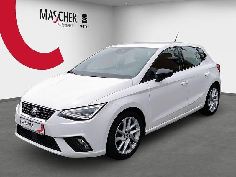 Weiss Gebraucht 2023 Seat Ibiza FR Limousine | 14.740 € (Guter Preis) - Bild 1/4