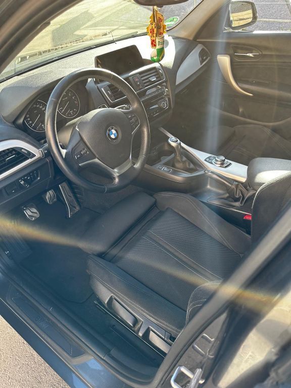 Grau Gebraucht 2017 BMW 116 Sport Line Kleinwagen | 9.900 € (Guter Preis) - Bild 1/4