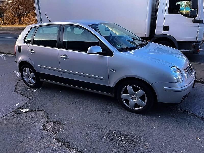 Silber Gebraucht 2004 VW Polo Kleinwagen | 800 € (Guter Preis) - Bild 1/4